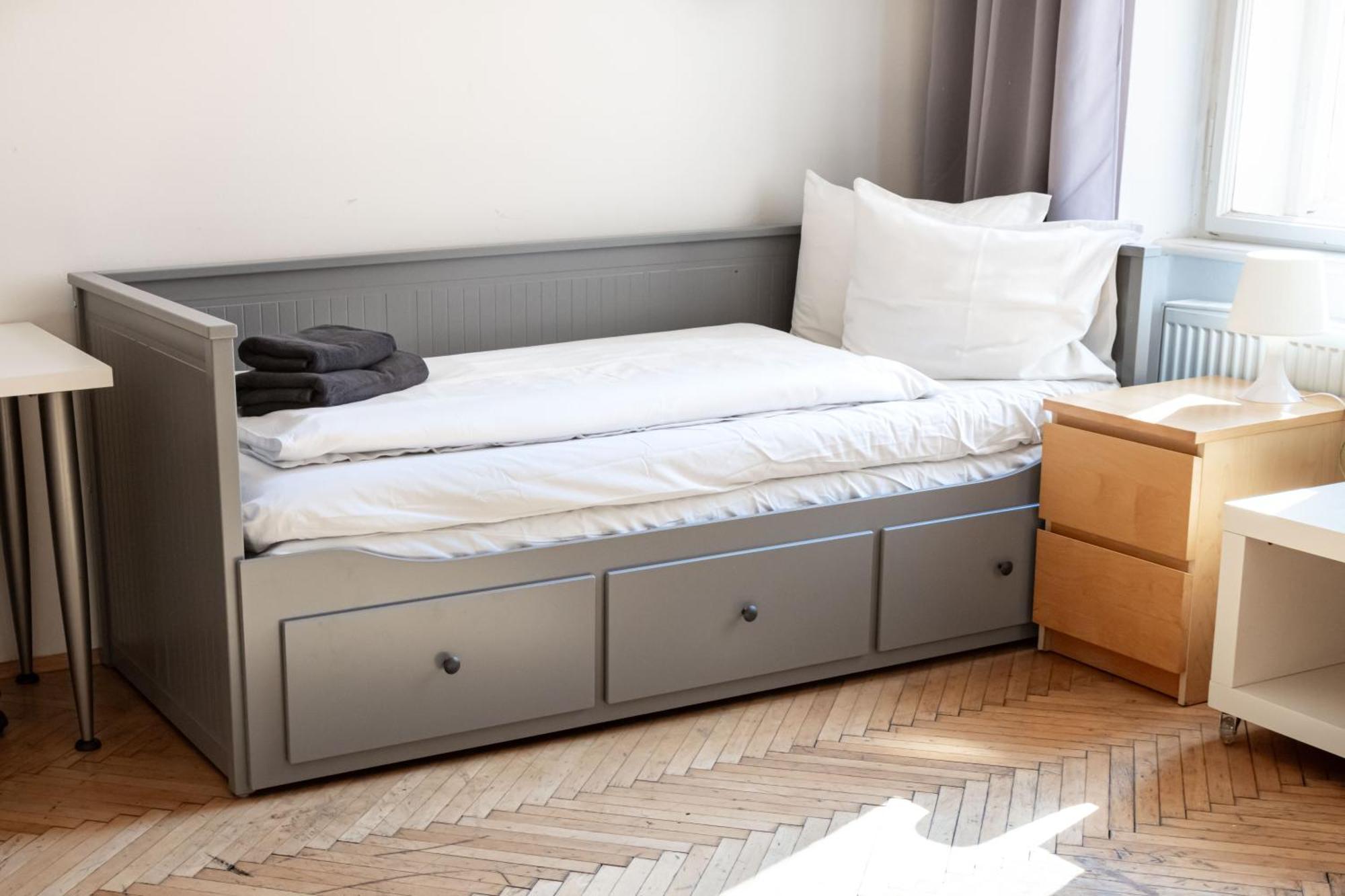 Apartments In Mala Strana - 10 Minutes From Charles Bridge